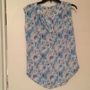 Amour Vert Sleeveless Blouse